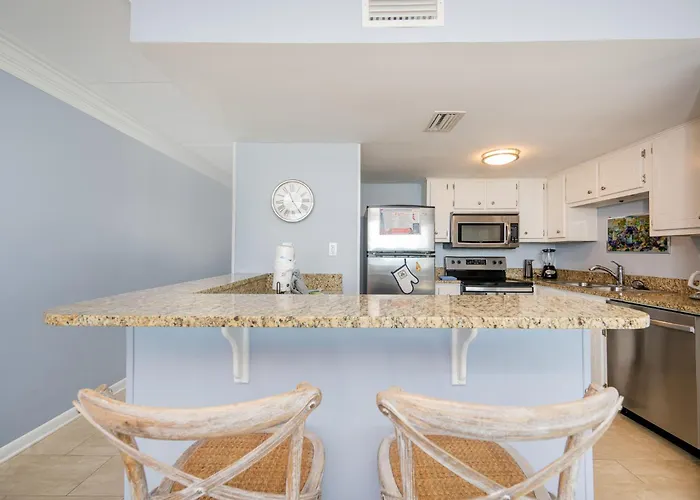 Apartment Island Winds East 501 *