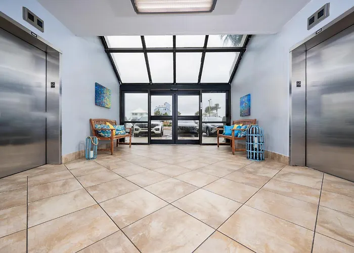 Island Winds East 501 Apartment *