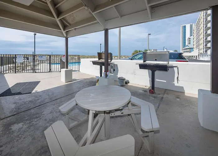 Apartment Island Winds East 501 *